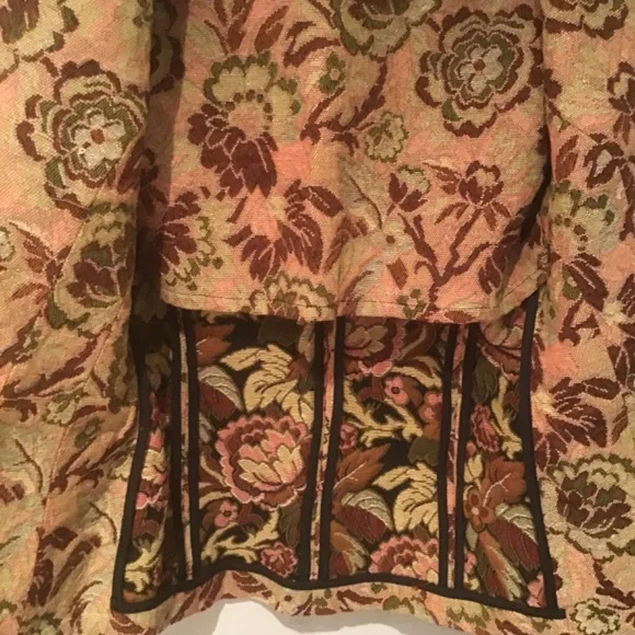 Two-button Brocade Jacket - Picture 2 of 2